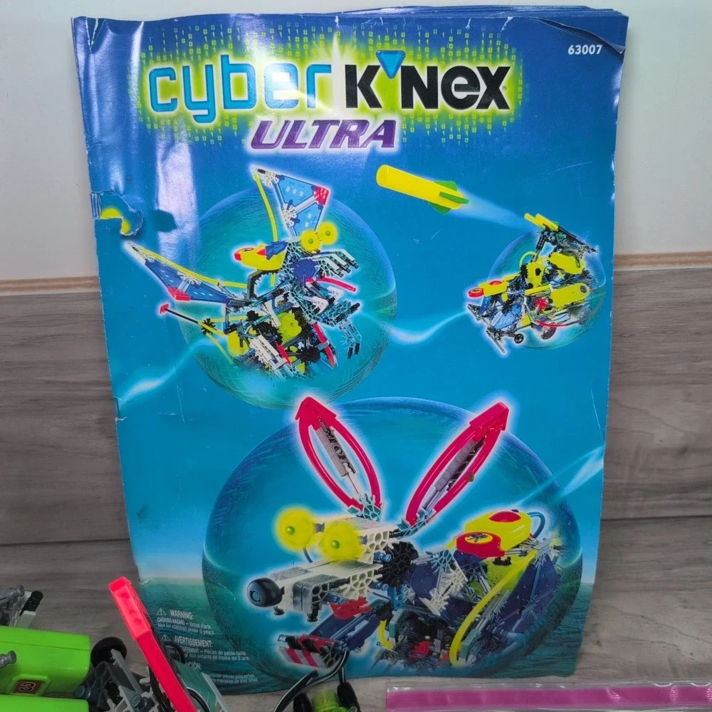 Vintage Cyber K'nex Ultra 63007 Make 5 Cyber Robots ( Missing Parts)